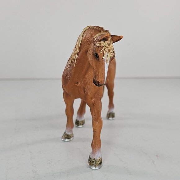 Schleich Tennessee Walker Stallion Chestnut Horse #13631 - Picture 3 of 7